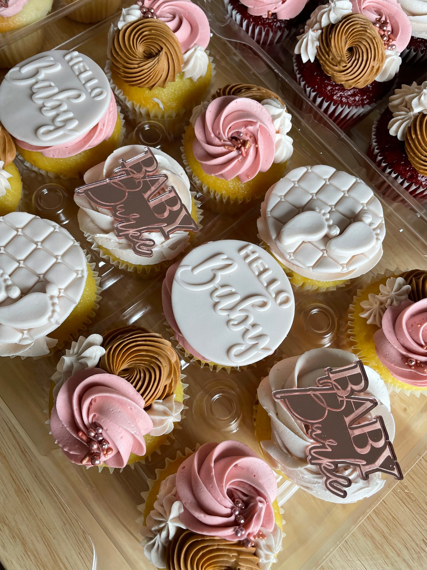 Baby Shower Glam Cupcakes